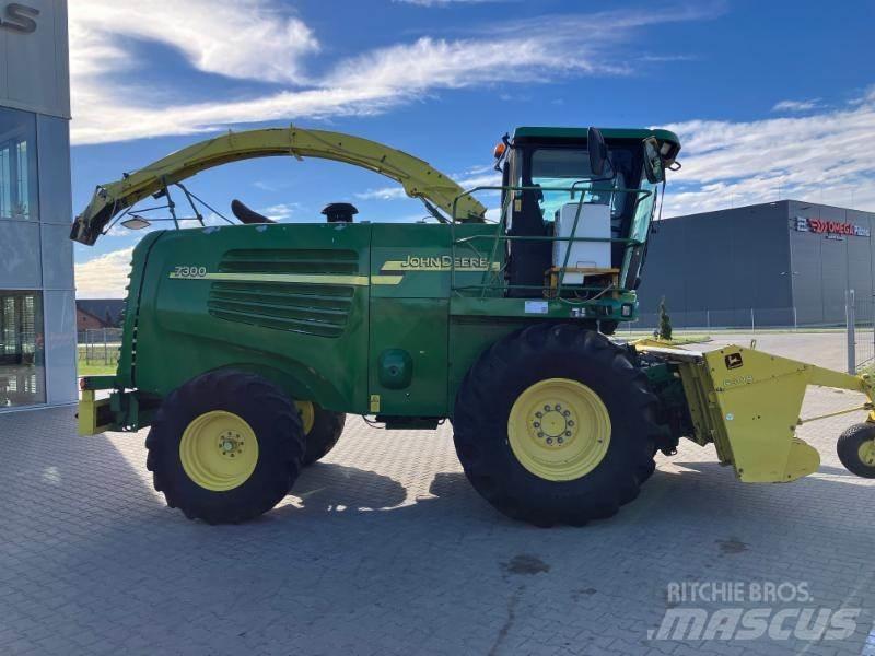 John Deere 7300 Kendi yürür silaj makinalari