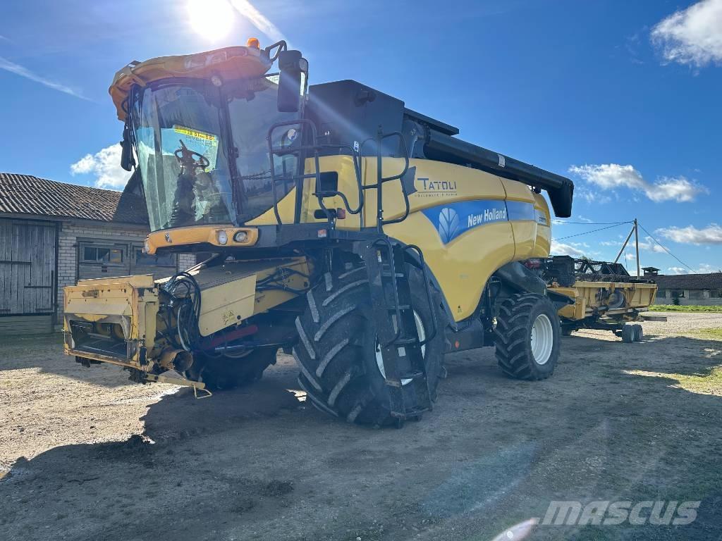 New Holland CX 8070 Biçerdöverler