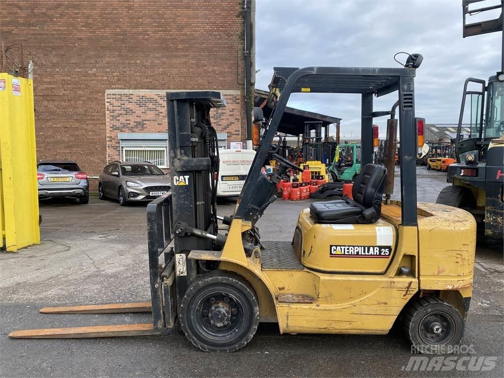 CAT DP25K Dizel forkliftler
