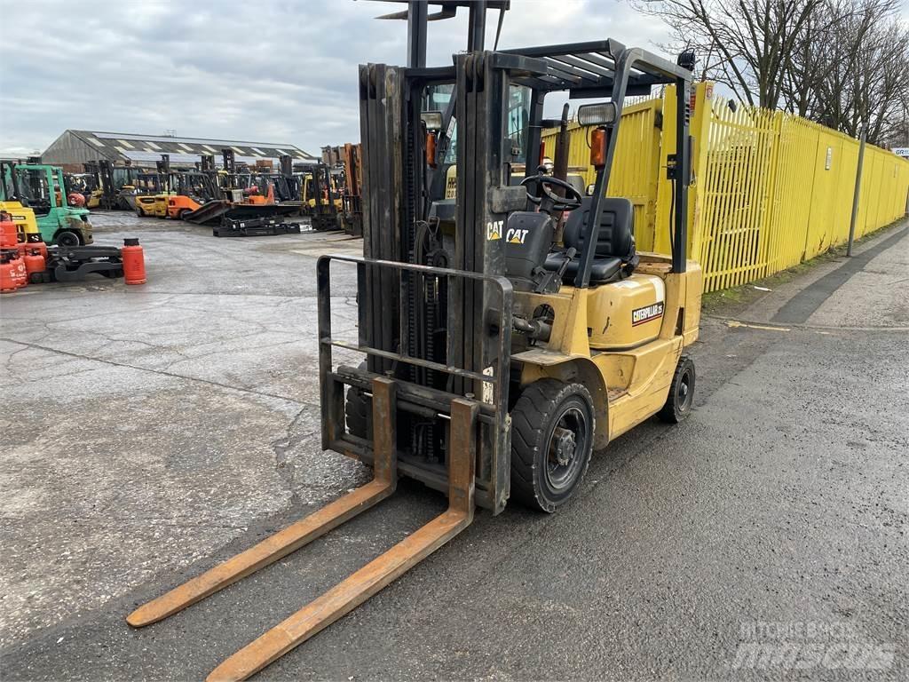 CAT DP25K Dizel forkliftler