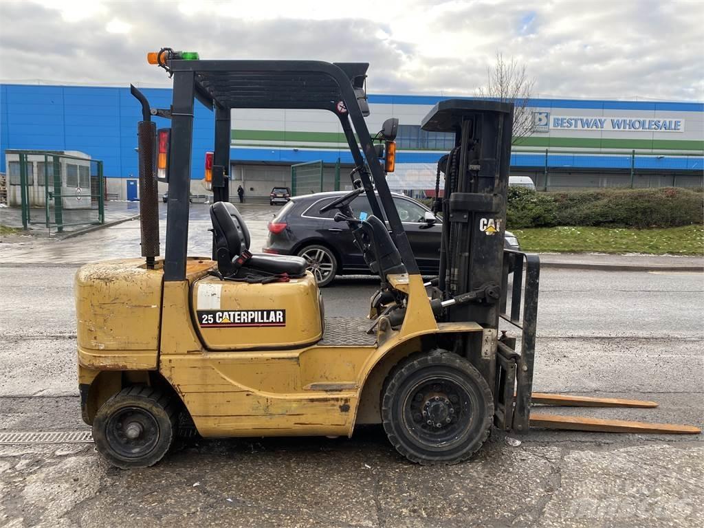 CAT DP25K Dizel forkliftler