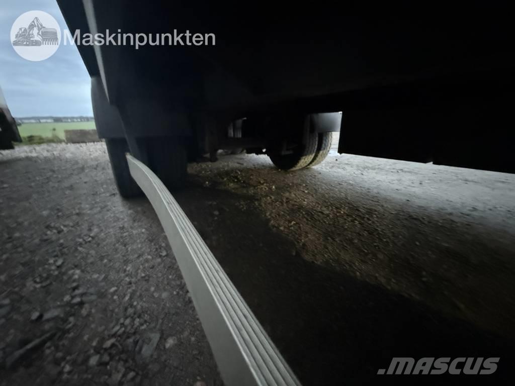 Ekeri S8-D Kapali kasa treylerler