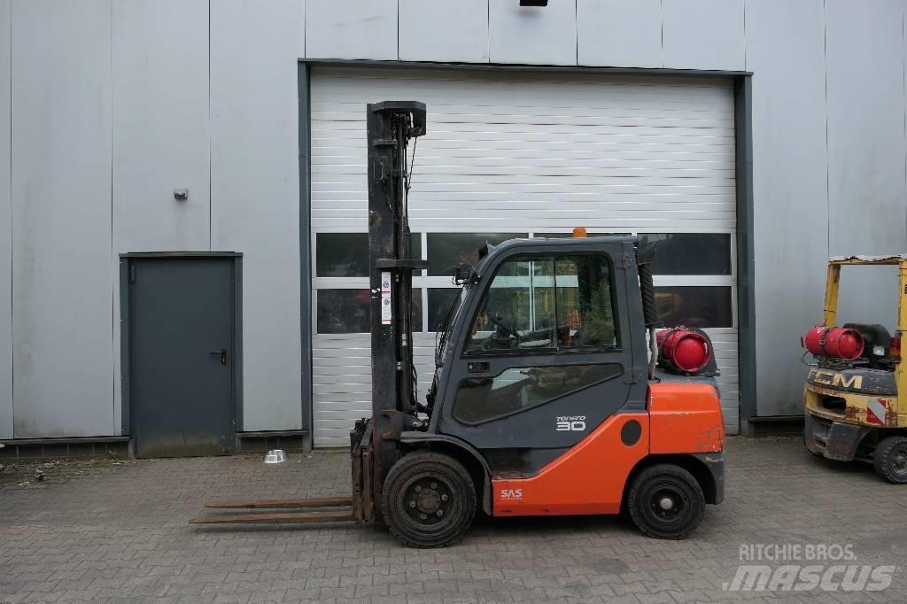 Toyota 02-8 FGF 30 LPG'li forkliftler