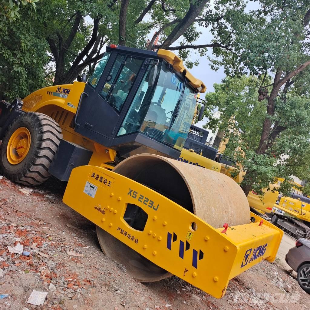 XCMG XS 223 J Tek tamburlu silindirler