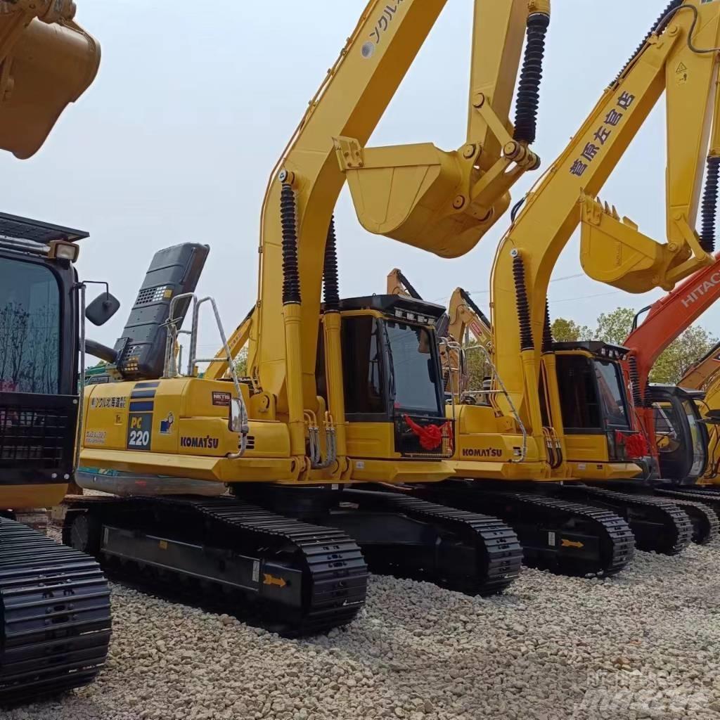 Komatsu PC 220 Paletli ekskavatörler