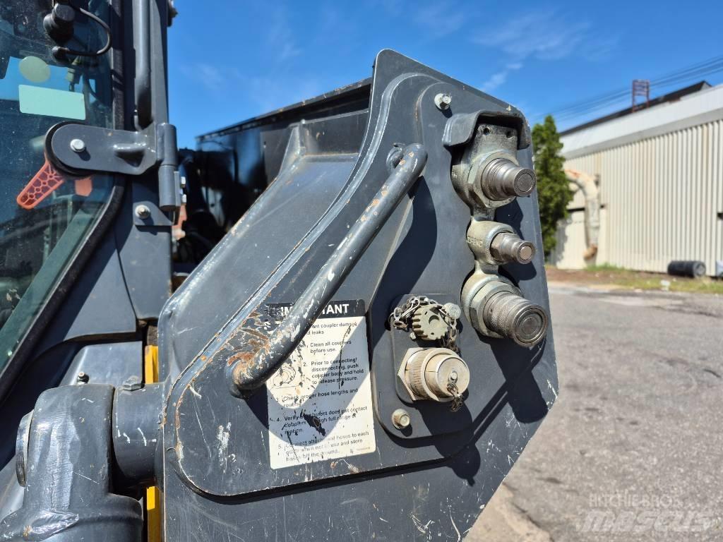 John Deere 331G Skid steer loderler