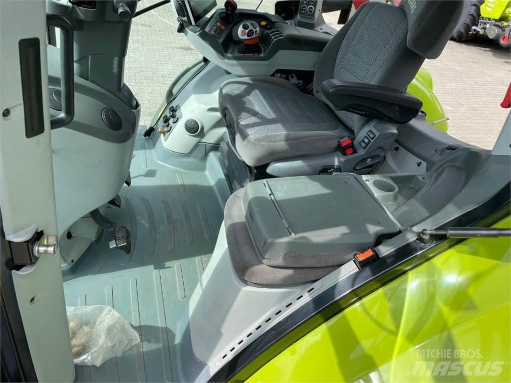 CLAAS Axion 810 CM Traktörler