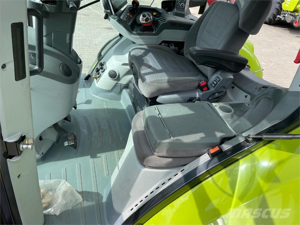 CLAAS Axion 810 CM Traktörler