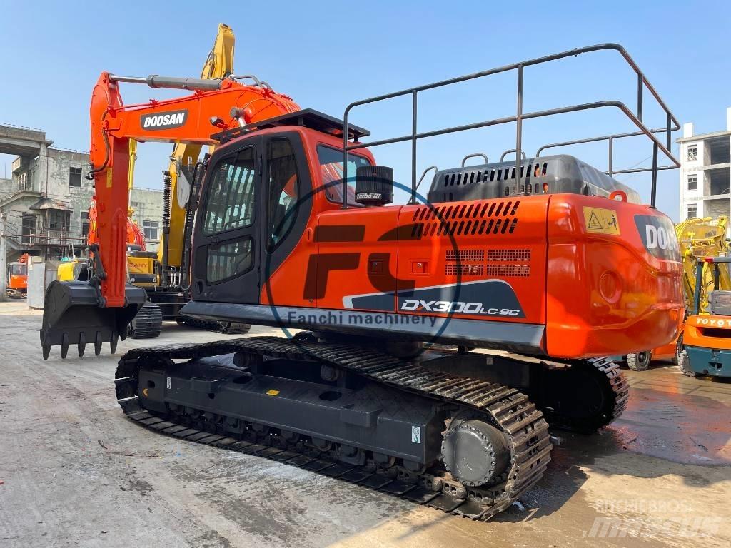 Doosan DX 300 Paletli ekskavatörler