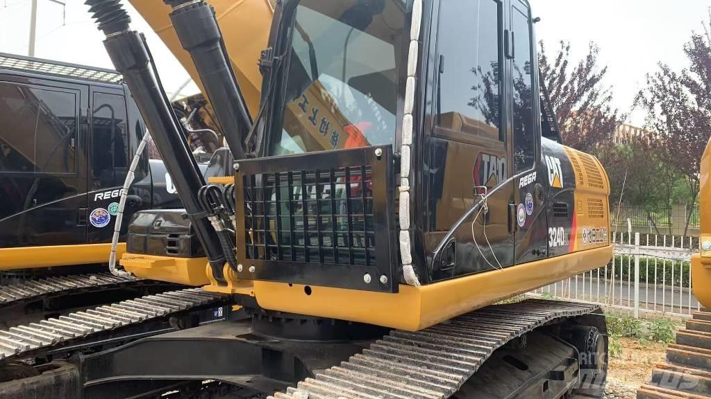 CAT 324 D Paletli ekskavatörler