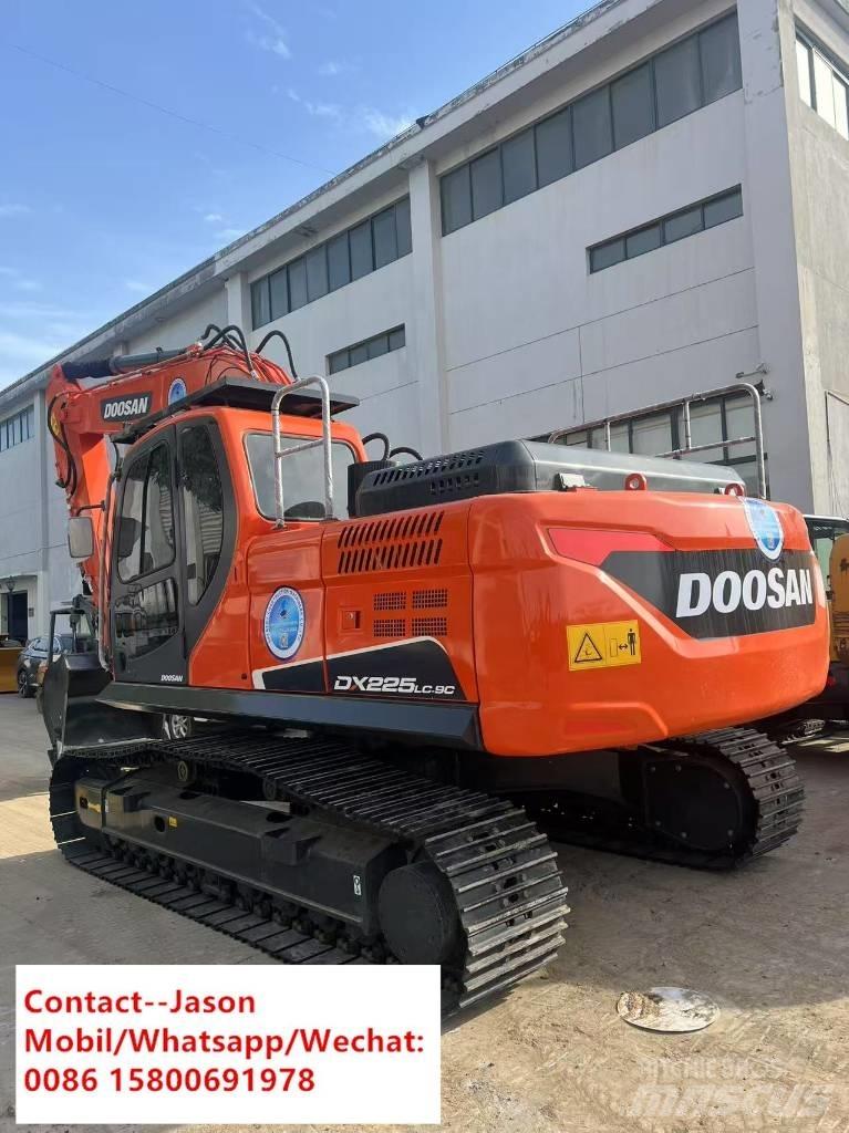 Doosan DX 225 LC Paletli ekskavatörler