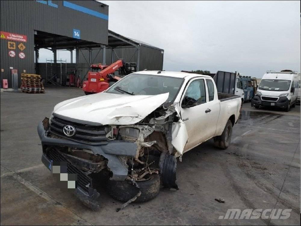 Toyota Hilux 5 Pikaplar