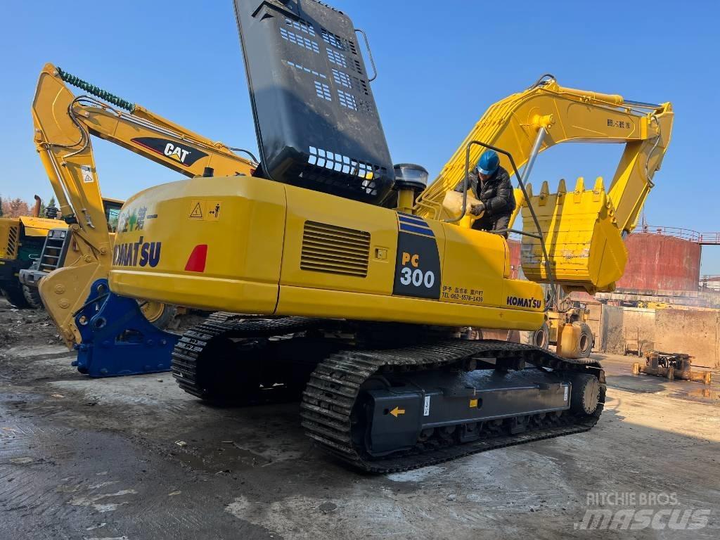 Komatsu PC300 Paletli ekskavatörler