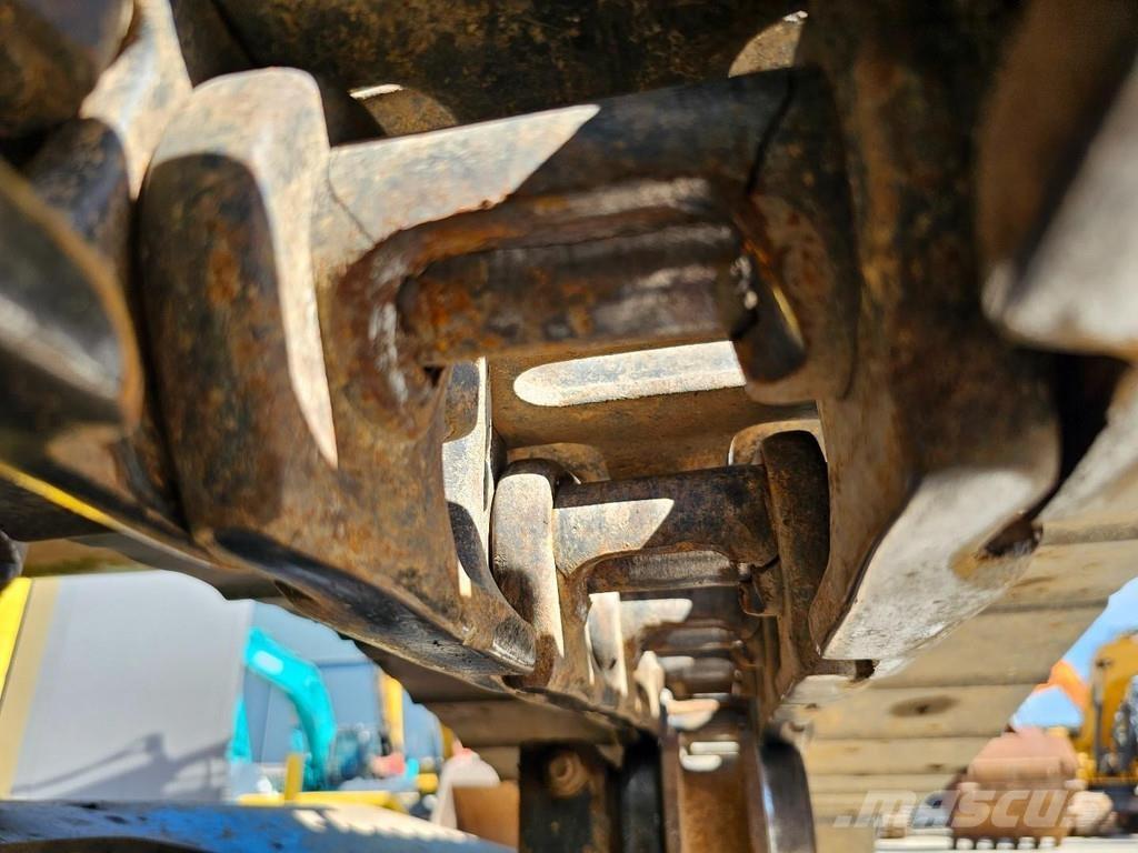 Kobelco SK210LC-9 Paletli ekskavatörler