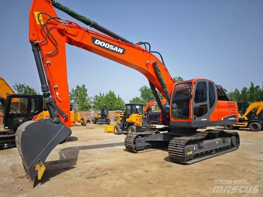 Doosan DX 225 LC Paletli ekskavatörler