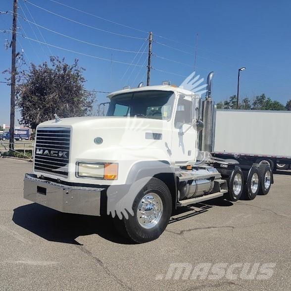 Mack CL733 Çekiciler
