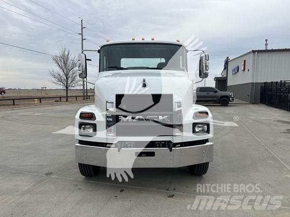 Mack MD6 Diger