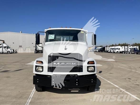 Mack MD6 Diger