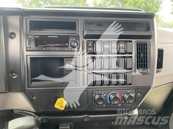 Mack MD6 Flatbed kamyonlar