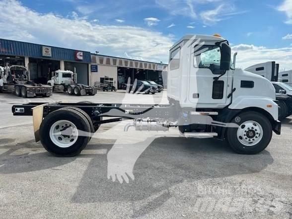 Mack MD6 Çekiciler