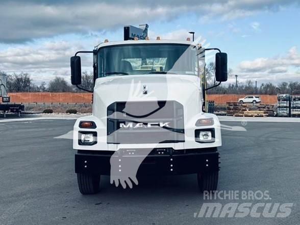 Mack MD6 Diger