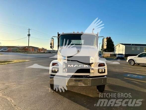 Mack MD6 Flatbed kamyonlar