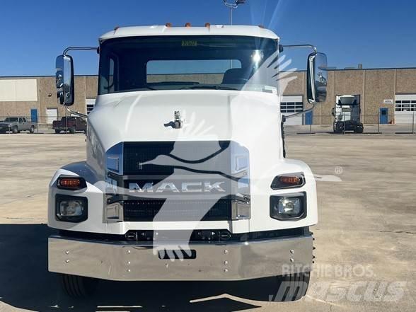 Mack MD6 Çekiciler