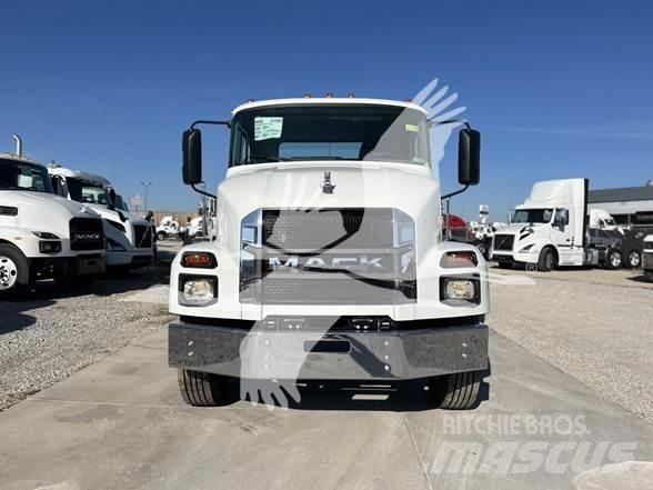 Mack MD6 Çekiciler