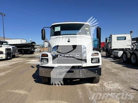 Mack MD6 Çekiciler