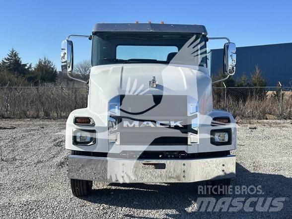 Mack MD6 Çekiciler