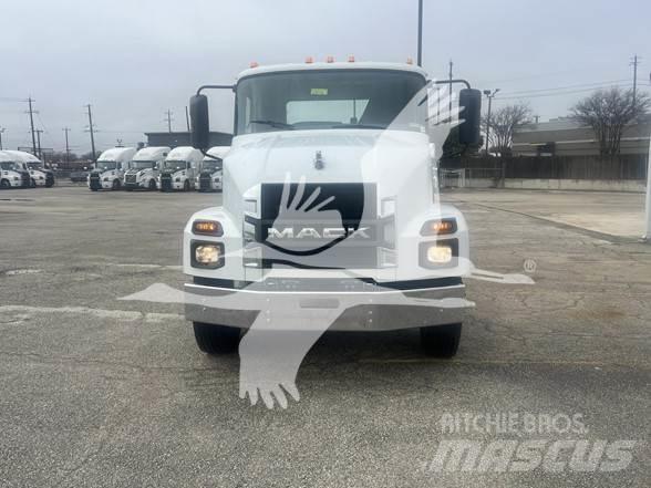Mack MD6 Çekiciler