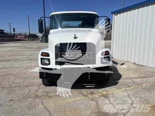 Mack MD6 Çekiciler