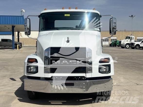 Mack MD6 Çekiciler