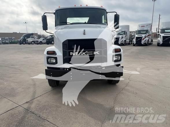 Mack MD6 Çekiciler