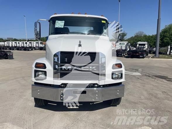 Mack MD6 Çekiciler