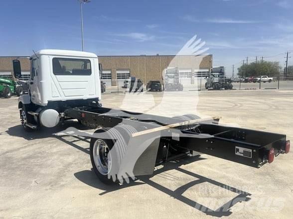 Mack MD6 Çekiciler