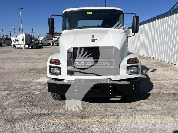 Mack MD6 Çekiciler