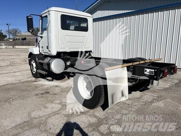 Mack MD6 Çekiciler