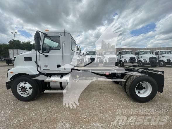 Mack MD6 Çekiciler