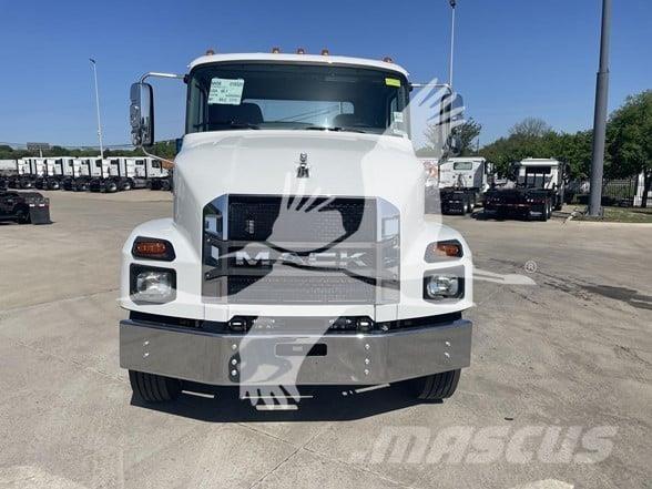 Mack MD6 Çekiciler