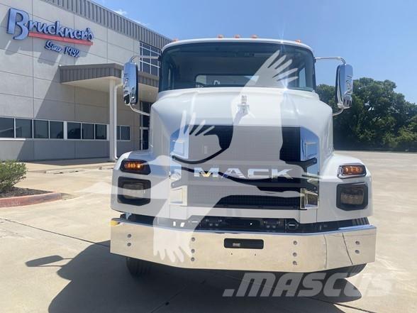 Mack MD6 Çekiciler