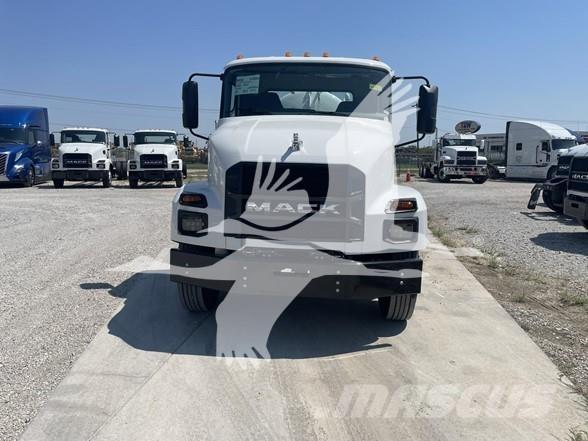 Mack MD6 Diger