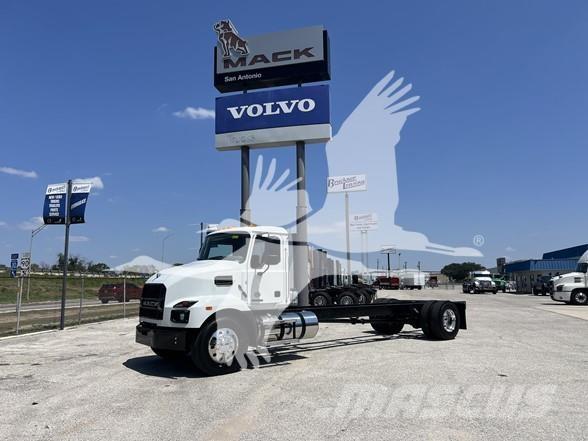 Mack MD6 Çekiciler