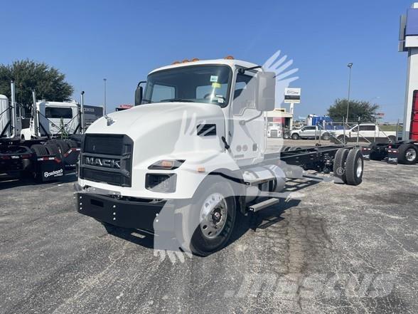Mack MD6 Çekiciler