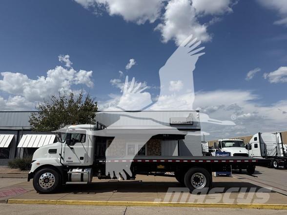 Mack MD6 Flatbed kamyonlar