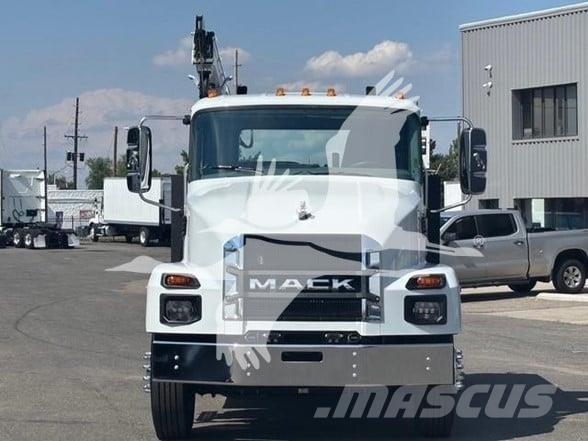 Mack MD6 Diger