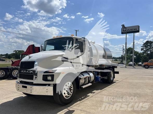 Mack MD7 Diger