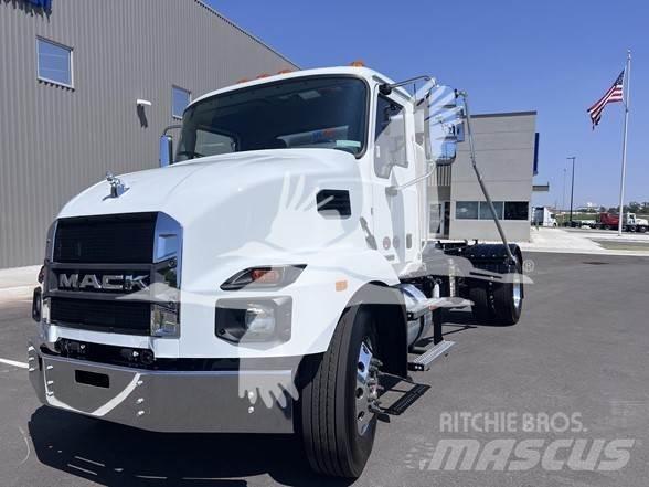 Mack MD7 Diger