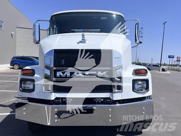 Mack MD7 Diger