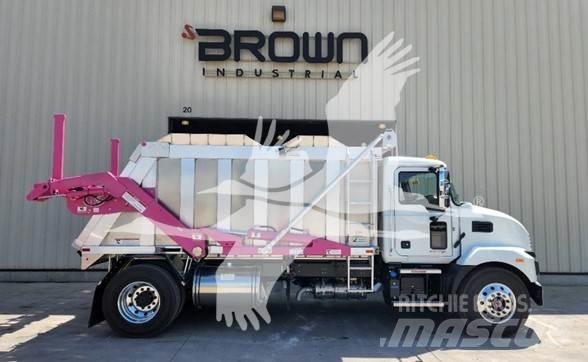 Mack MD7 Diger